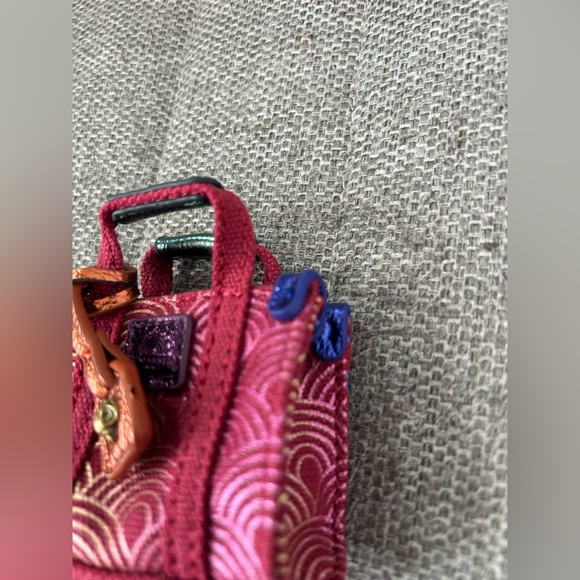 Kurt Geiger SOUTHBANK KEYRING - Picture 3 of 5